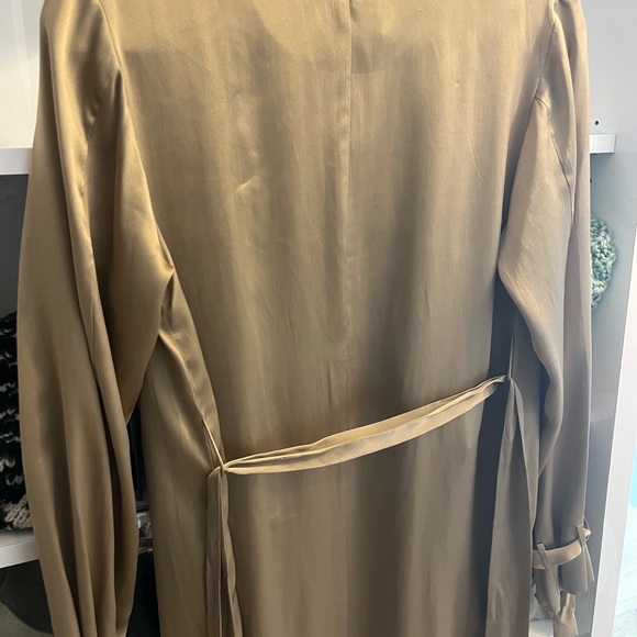 Aritzia Silk Gold Duster by Wildfred with wrist tie detail. - Picture 3 of 4